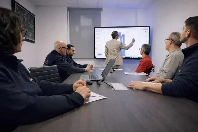 Grupo de ingenieros de Mikalor